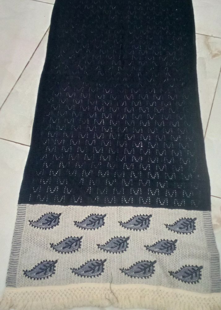 Shawl In New Condition With Design