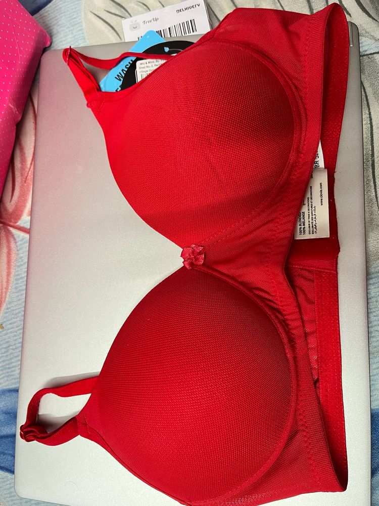 Clovia Red Bra Lightly Padded