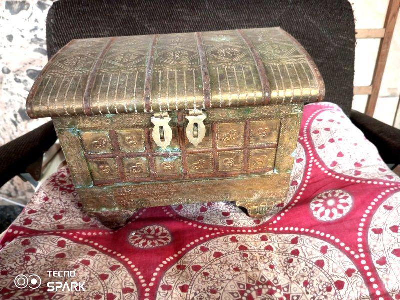 Royal Jewelry Box