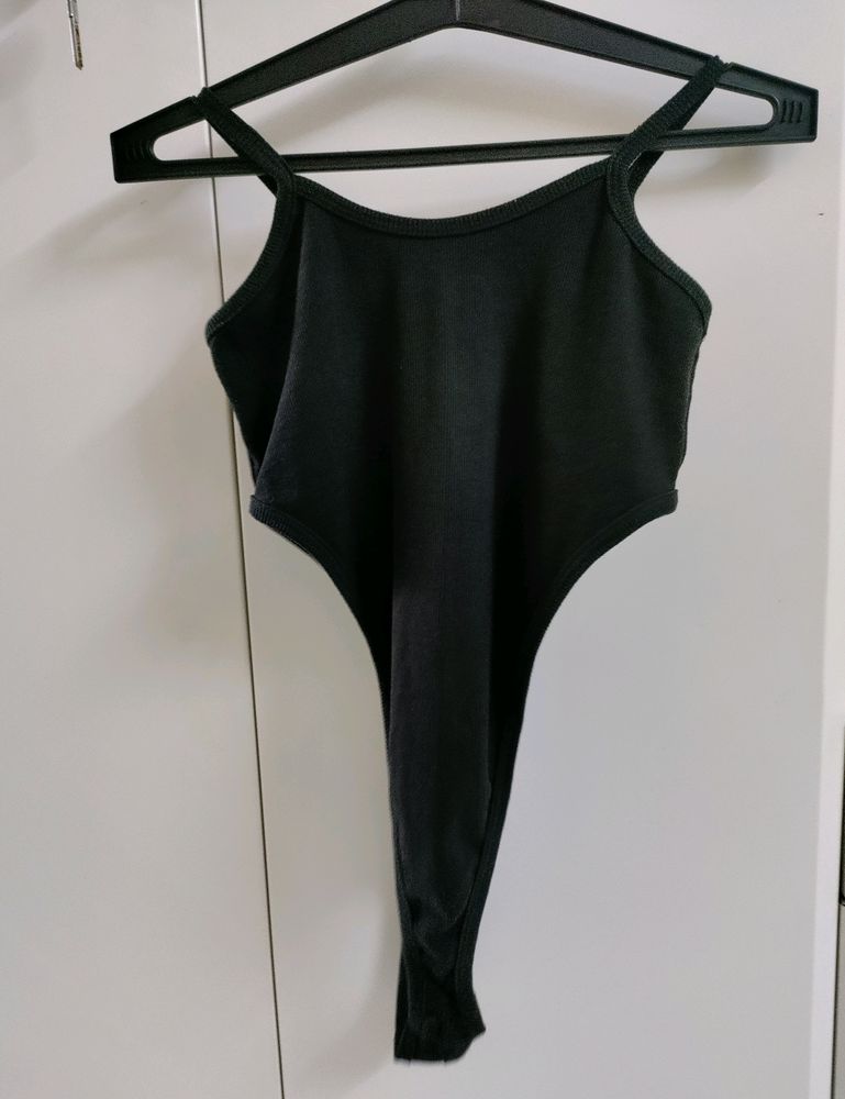 Sleevless Bodysuite Top