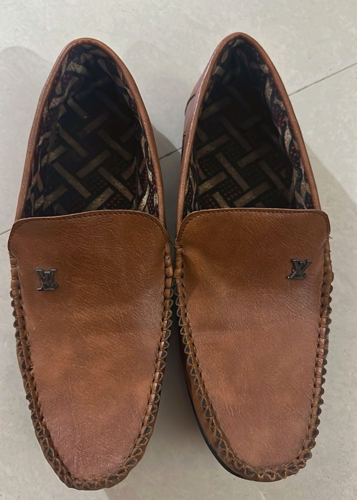 Luis Vuitton Men Tan Leather Loafers