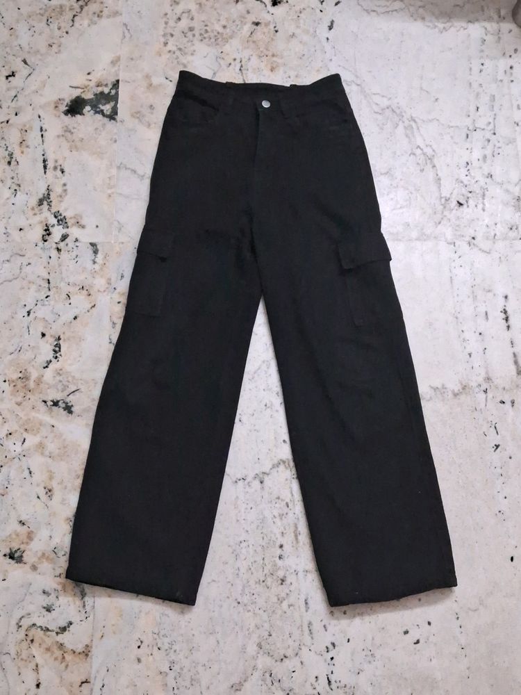 Black Solid Cargo Jeans