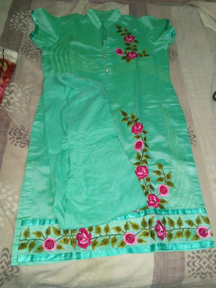 Girlish Kurta With Flower Print Kadhai