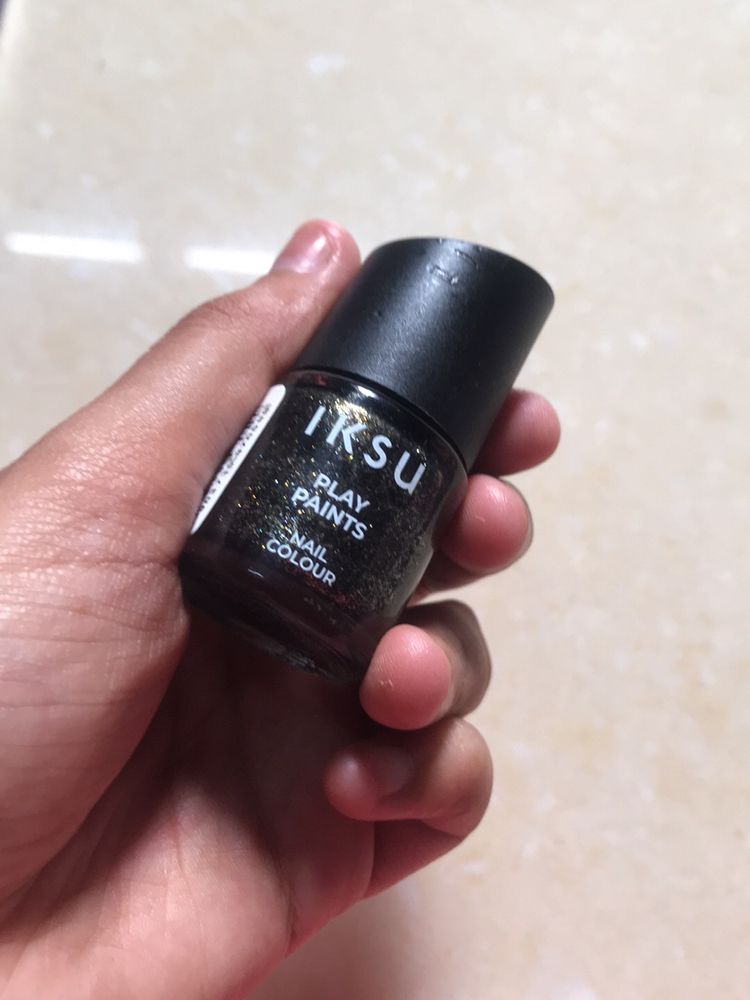 Black To Gold Shimmer Nail polish