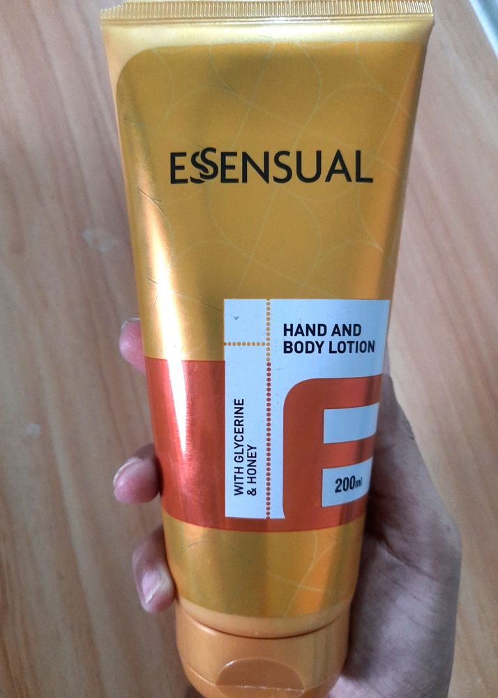 Modicare Essensual Hand and body lotion