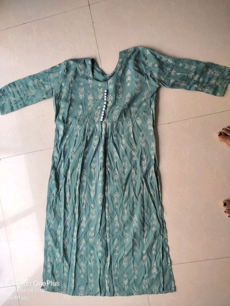 Niyra Cut 3/4 Sleev Kurti With Free Eayrings