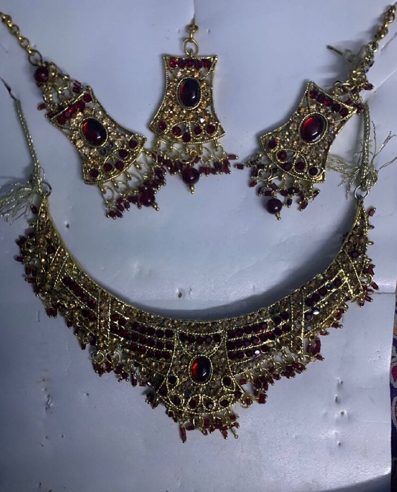 Maroon Necklace Set