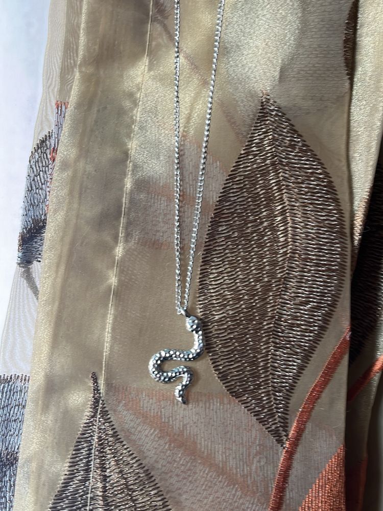 URBANIC snake short necklace in silver
