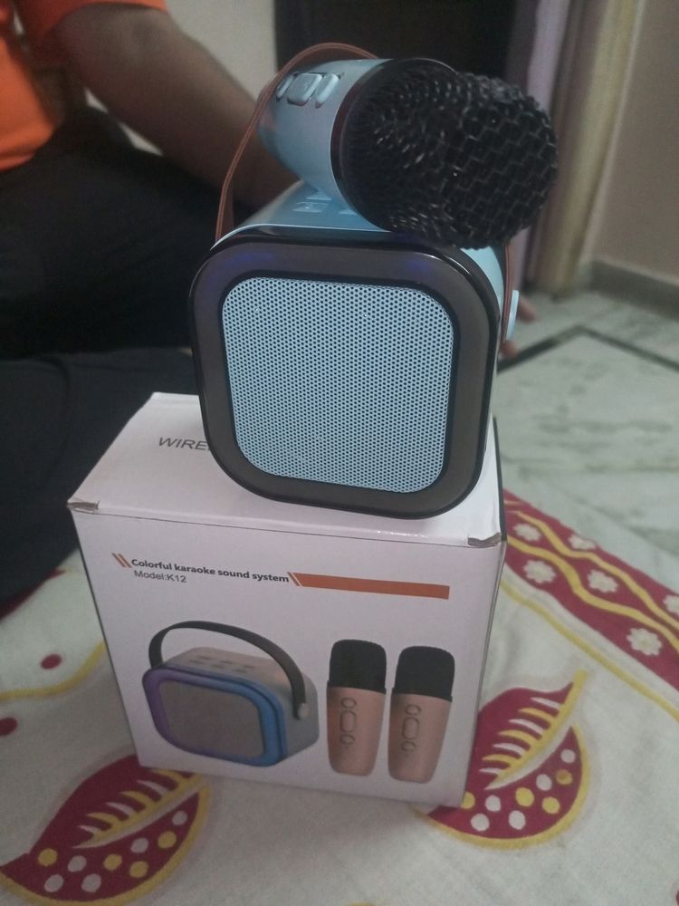 Speaker With Mic