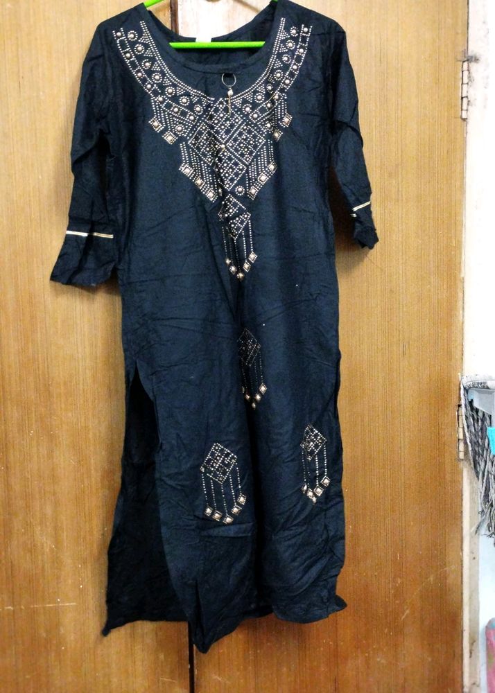 Women Black Kurta Set