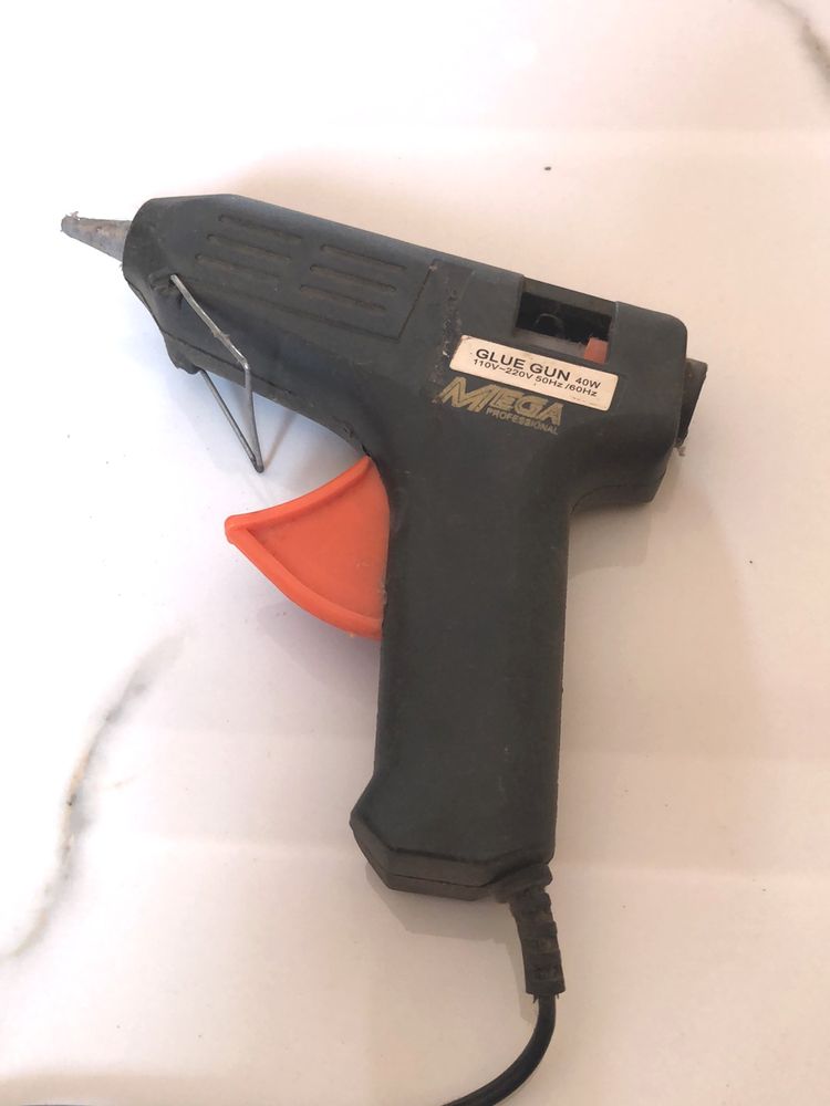 Glue gun