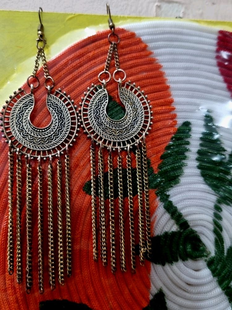 Round Shaped Hanging Earings