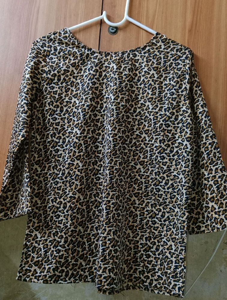 LEOPARD DESIGN TOP