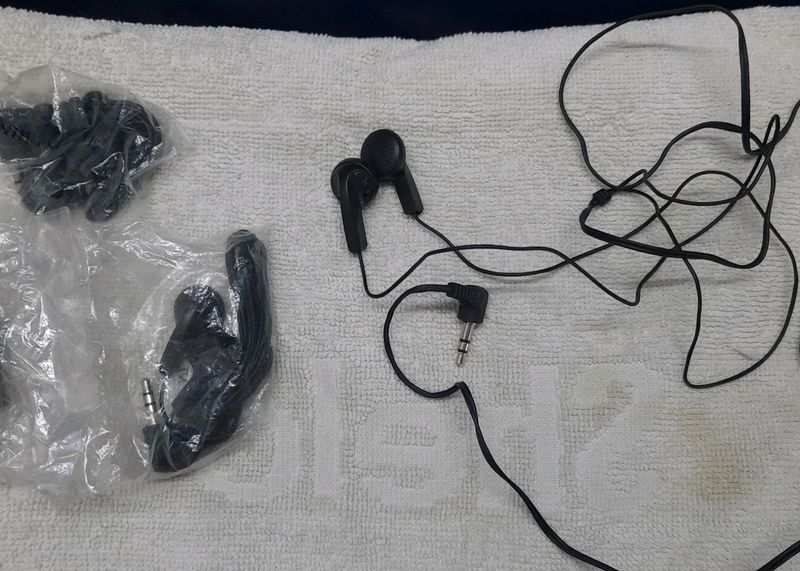 Combo Of Sealed Earphones