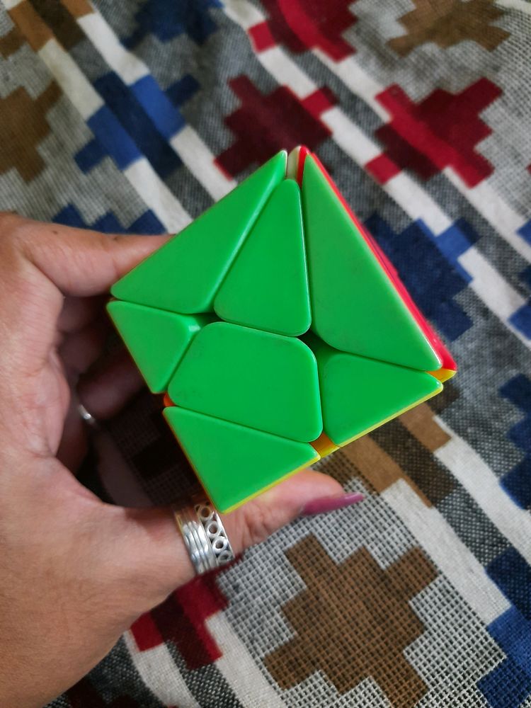 Moyu Axis cube