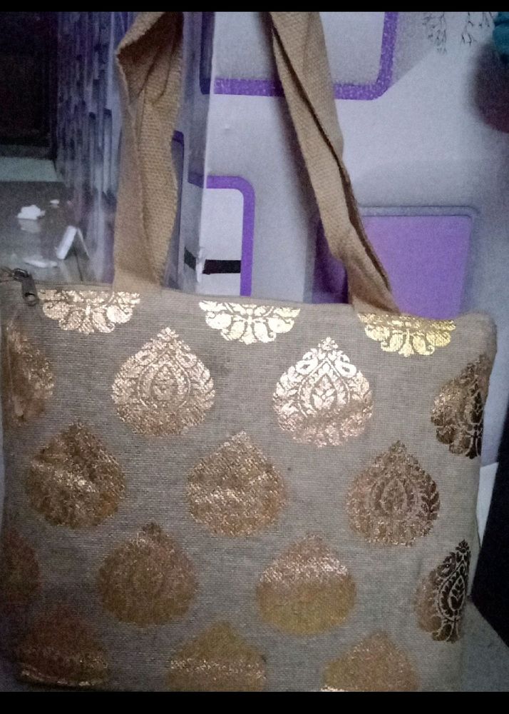 DUPATTA WITH HAND BAG