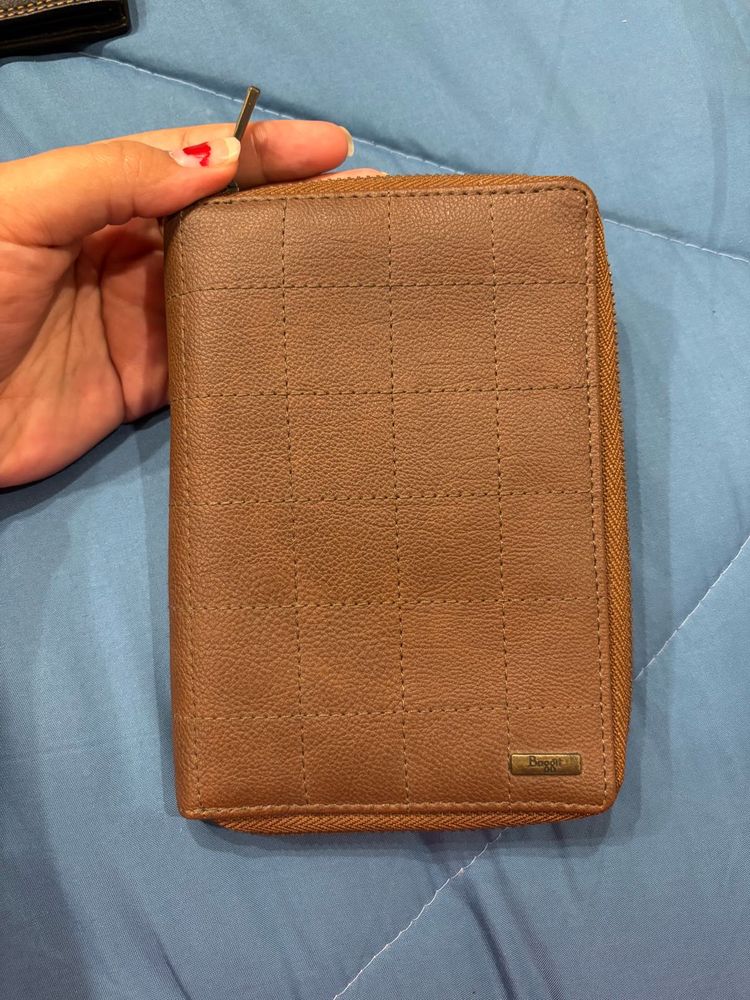 🆕 Baggit Passport Holder Leather Wallet