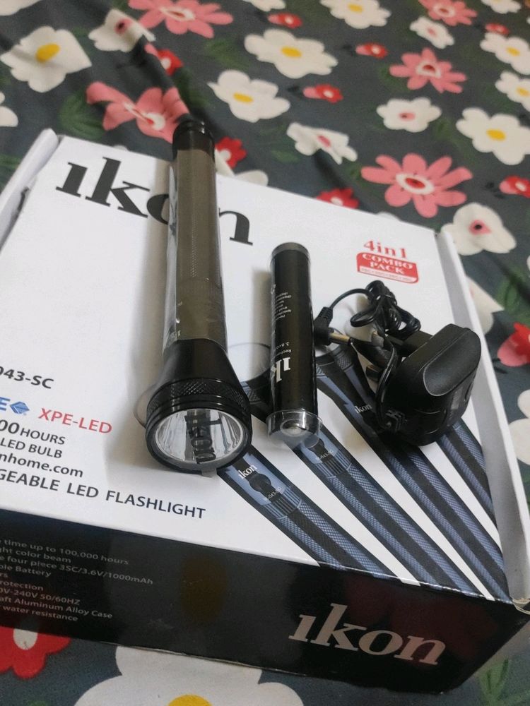 Rechargeable LED Flashlight