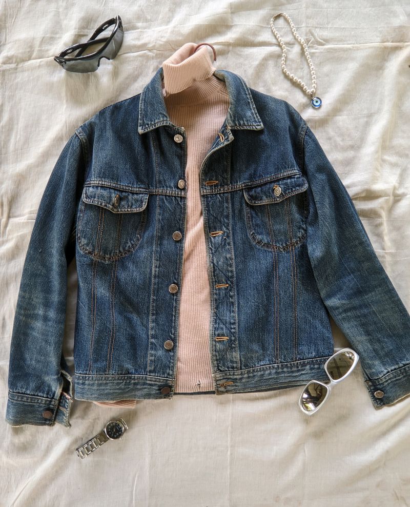 🚨price dropped 🚨denim jacket and turtleneck top