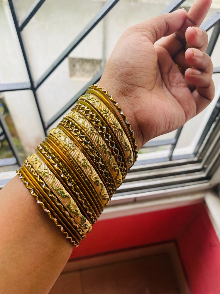 Golden  Bangles For Women❤️