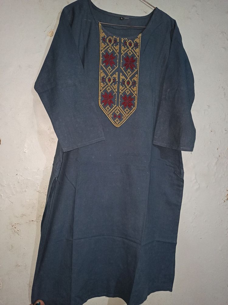 Women Grey Embroidered Kurti