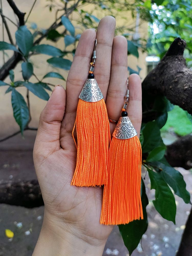 Tassel earrings (orange 🧡)