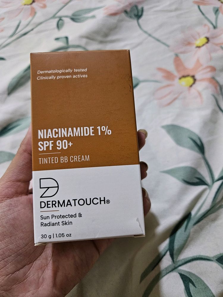 Dermatouch Niacinamide Tinted Sunscreen/ Bb Cream