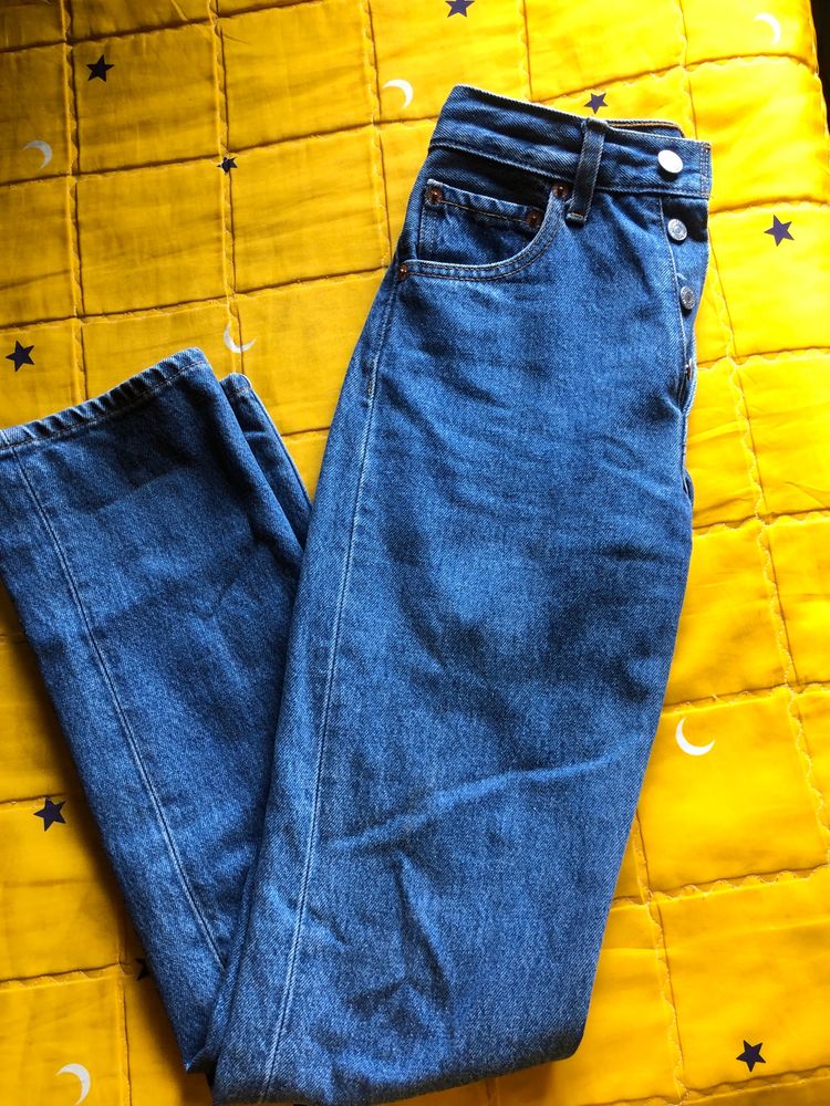 Levi’s Denim Hight Waisted Jeans..