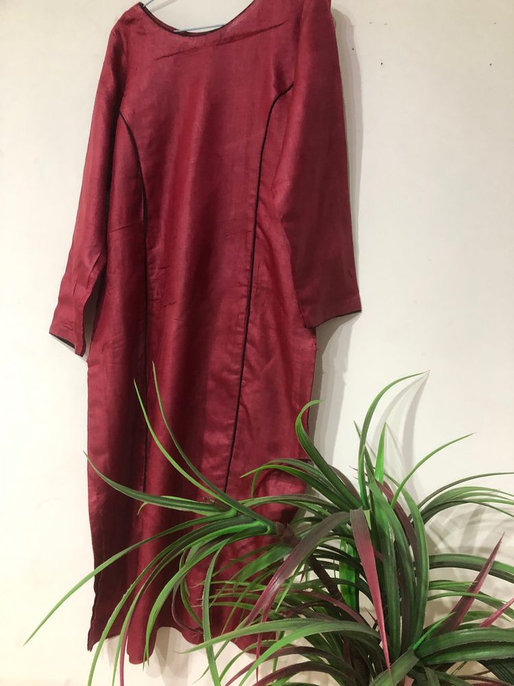 Red Maroon Silk Kurta With Pipin In Front