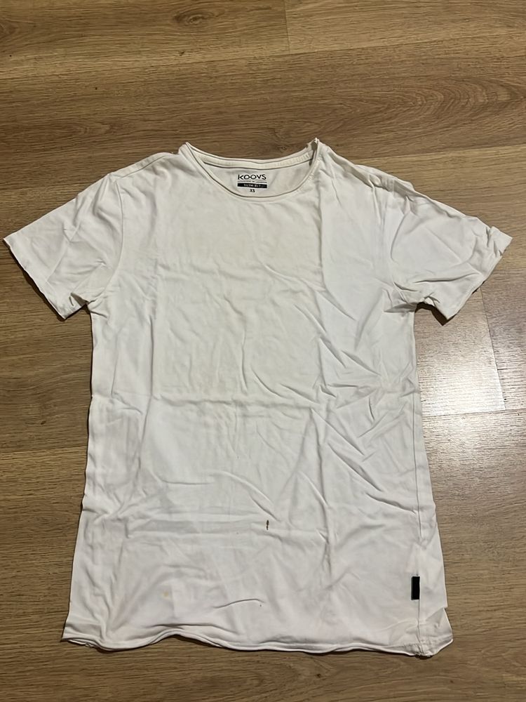 Koovs White T-shirt