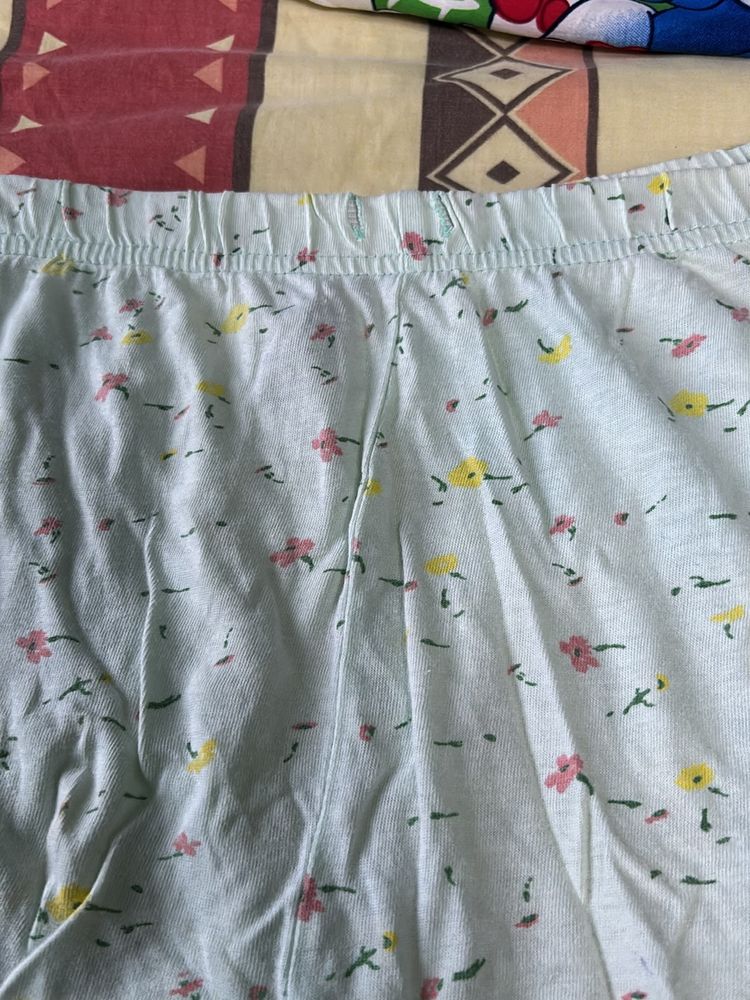 Half Green Pants With Flower Motif