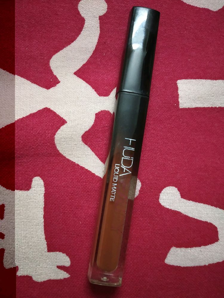 Huda beauty Brown lipstick