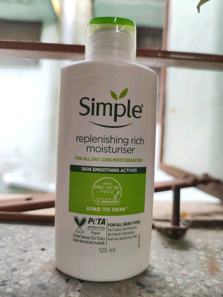 SIMPLE Moisturizer