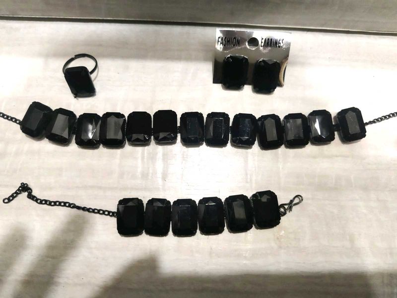 Black Choker Set