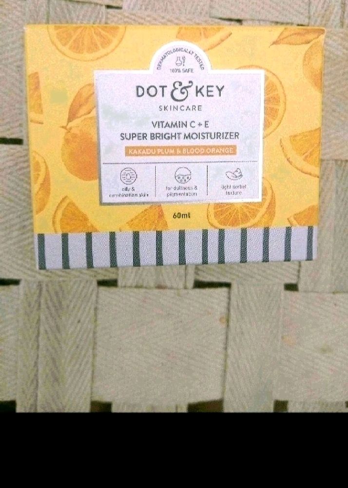 Dot Nd Key Vitamin c E Face Moisturizer New