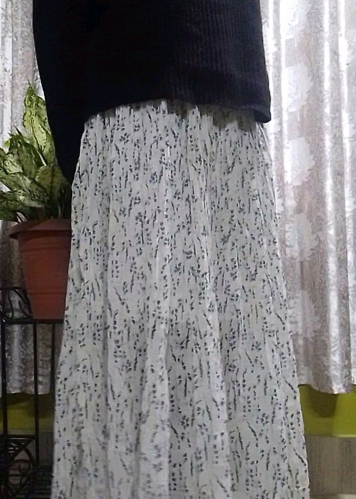 AESTHETIC LONG SKIRT WITH FLOWER PRINTS🤍💙☁️