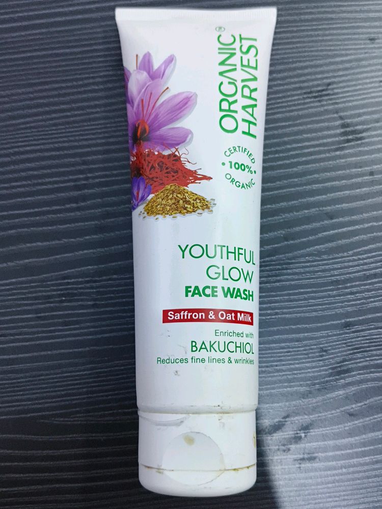 Organic Harvest Youthful Glow Facewash