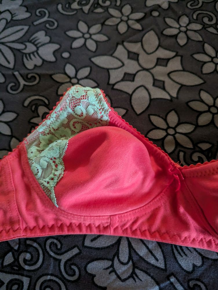 New bra of Clovia