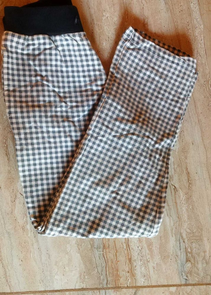 Black And White Checks Pant