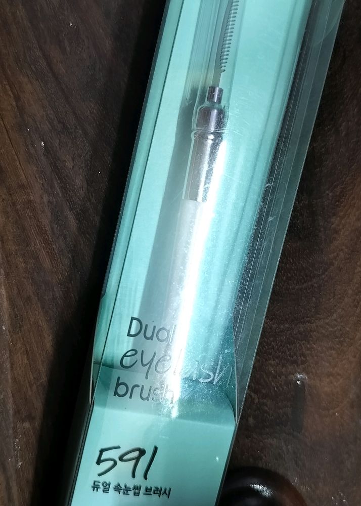 Dual Eyelash Brush