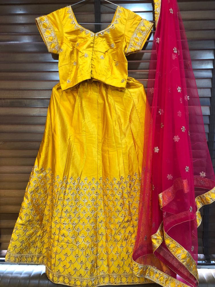 Silk Lehnga And Blouse With Net Dupatta