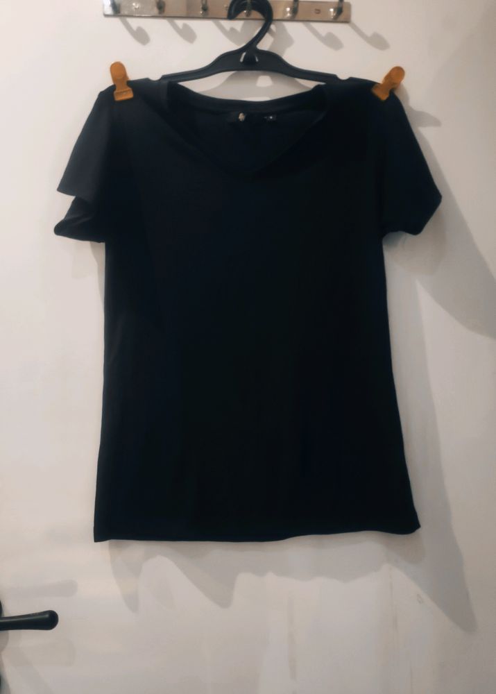 Black casual T-shirt