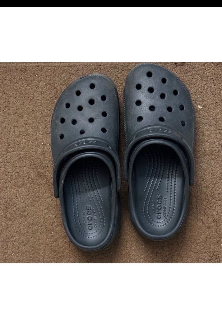 Classic Black Iconic Comfort Crocs- W7 Size