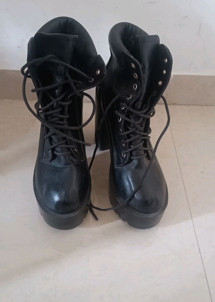 Women's black Boots