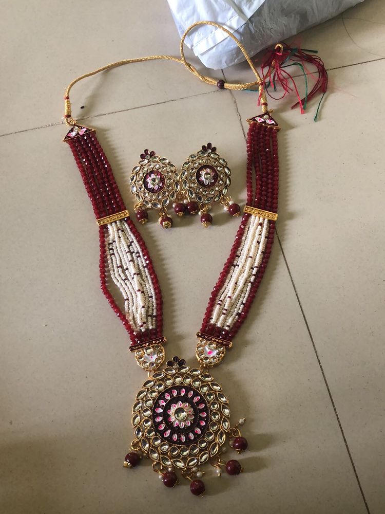 necklace set its new