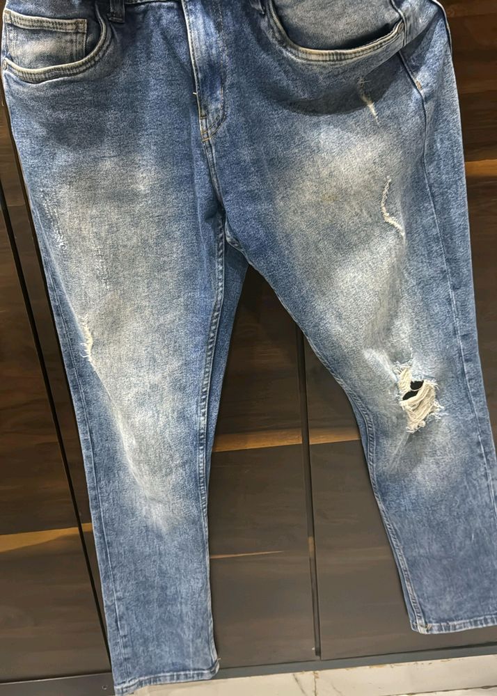 TORN OUT  STYLISH  DENIM JEANS  FOR MEN