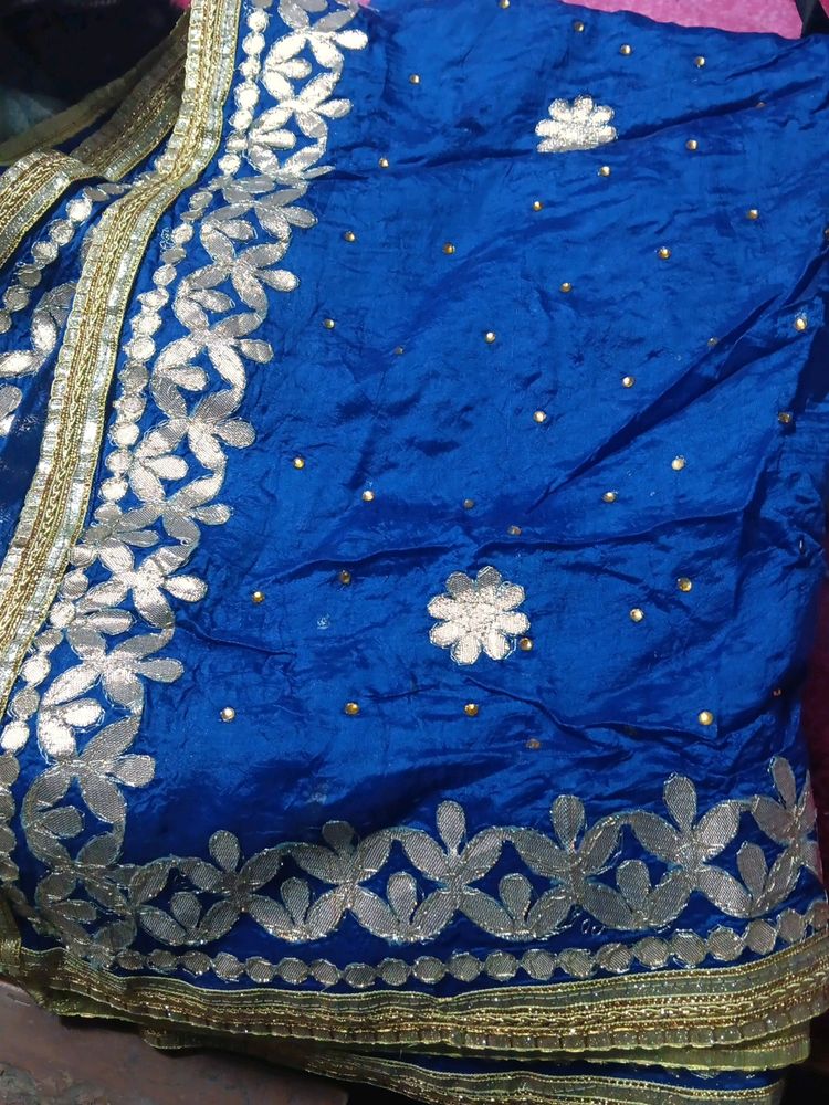 Dupatta And Top