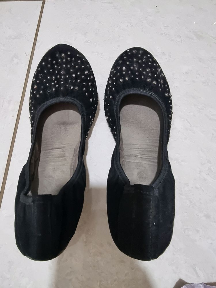 Cute Black Ballerinas - Carlton London