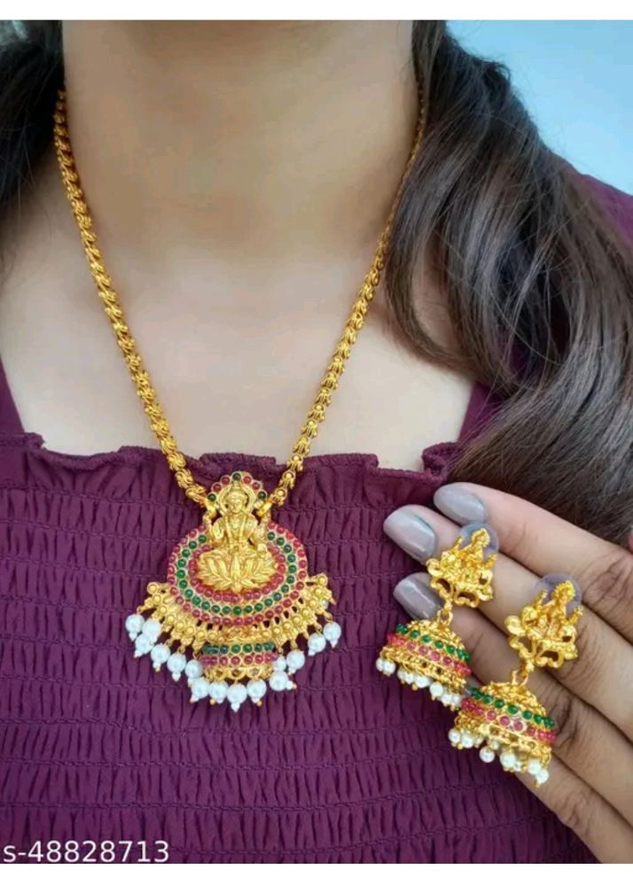 Beautiful Golden Jwellery Set