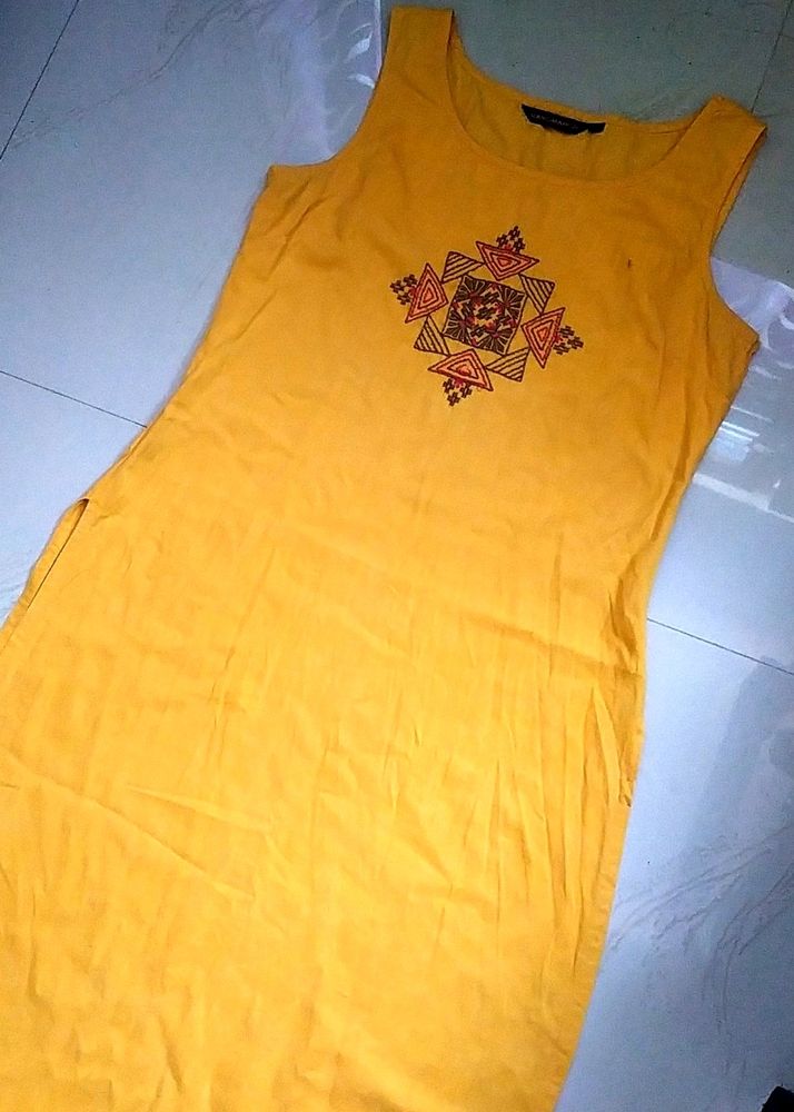 Sleeveless Kurta